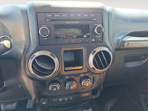 Used 2013 Jeep Wrangler Sport AWD/4WD image 10