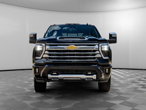 Used 2024 Chevrolet Silverado 2500 High Country w/ High Country Premium Package AWD/4WD image 5