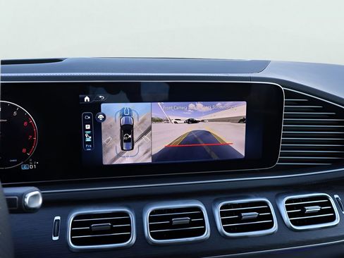 New 2026 Mercedes-Benz GLS 450 4MATIC image 25