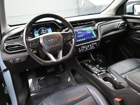 Used 2022 Chevrolet Bolt EUV LT w/ Convenience Package FWD image 10