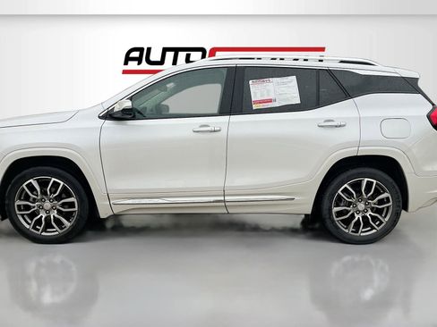 Used 2024 GMC Terrain Denali w/ Denali Premium Package AWD/4WD image 4