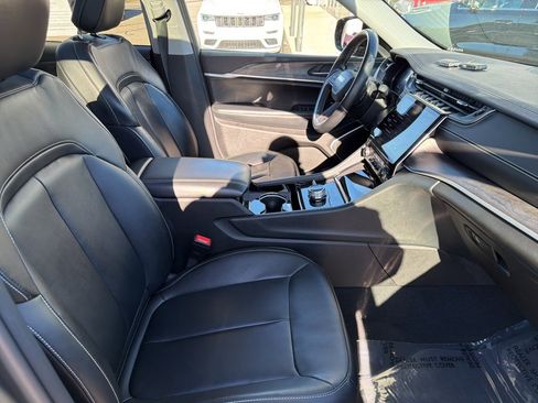 Certified 2022 Jeep Grand Cherokee Limited image 24