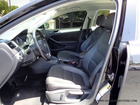 Used 2014 Volkswagen Jetta SE FWD image 9