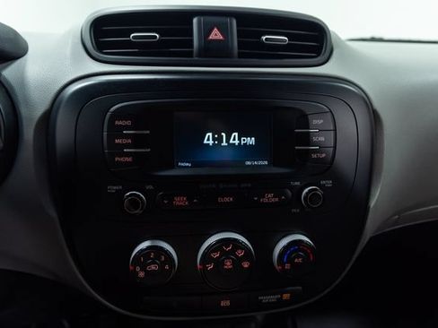 Used 2016 Kia Soul + FWD image 16