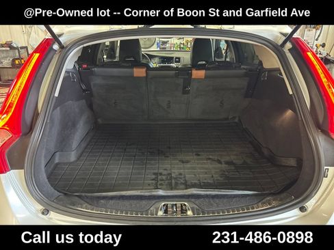 Used 2016 Volvo V60 T5 Cross Country Platinum AWD/4WD image 21