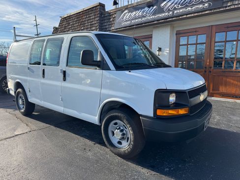 Used 2012 Chevrolet Express 3500 image 2