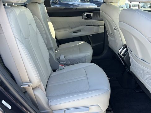 Certified 2024 Kia Sorento SX Prestige image 16