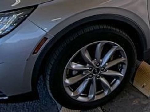 Used 2022 Lincoln Corsair AWD w/ Premium Package image 7