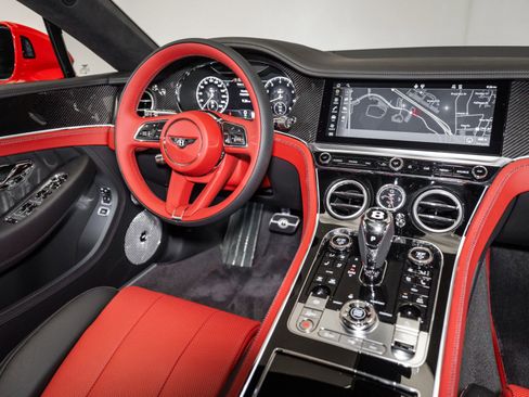 Certified 2024 Bentley Continental GT V8 AWD/4WD image 20