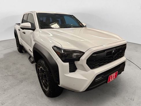 New 2026 Toyota Tacoma TRD Off-Road AWD/4WD image 7
