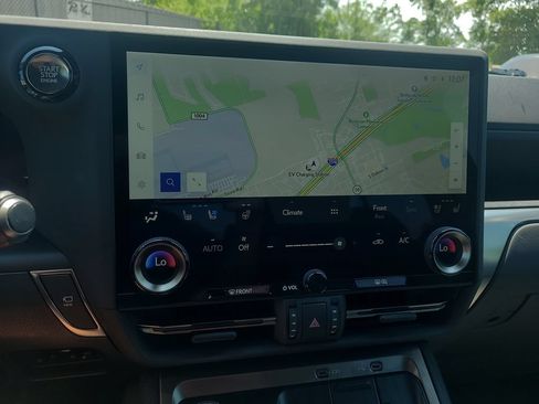 Used 2024 Lexus GX 550 AWD/4WD image 25