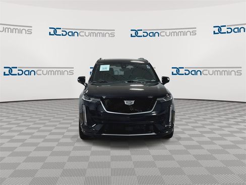 Used 2023 Cadillac XT6 Sport w/ Technology Package image 3