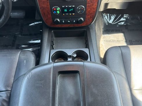 Used 2012 Chevrolet Suburban LT AWD/4WD image 29
