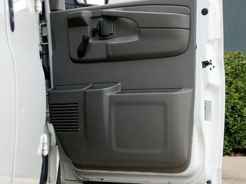 Used 2012 Chevrolet Express 2500 w/ Cold Climate Package image 38