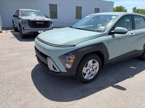 Used 2026 Hyundai Kona SE FWD image 2