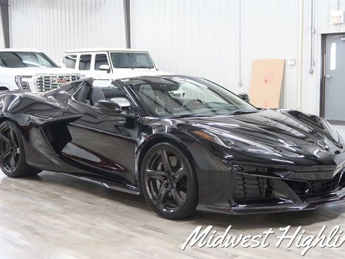 Used 2023 Chevrolet Corvette Z06 RWD image 7