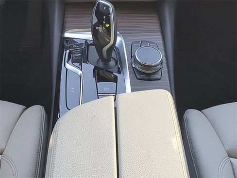 Certified 2023 BMW 530i w/ Premium Package image 20