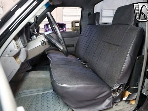 Used 1987 Toyota Pickup 2WD Regular Cab image 18