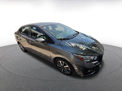 Used 2025 Nissan Versa SV image 2