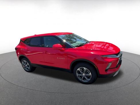 Used 2026 Chevrolet Blazer LT FWD image 2