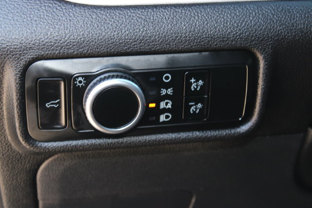 Used 2023 Ford Explorer XLT RWD image 13