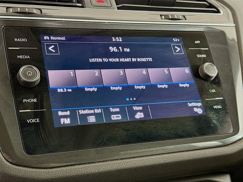 Used 2019 Volkswagen Tiguan SE w/ Panoramic Sunroof Package image 21