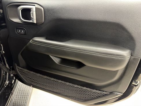 Used 2019 Jeep Wrangler Unlimited Sahara w/ Safety Group image 13