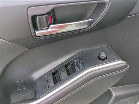 Used 2020 Toyota Highlander XLE image 13