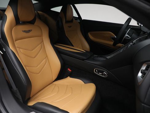 Used 2019 Aston Martin DBS Superleggera RWD image 25