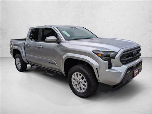 Used 2025 Toyota Tacoma SR5 image 7