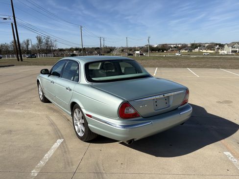 Used 2004 Jaguar XJ8 image 3