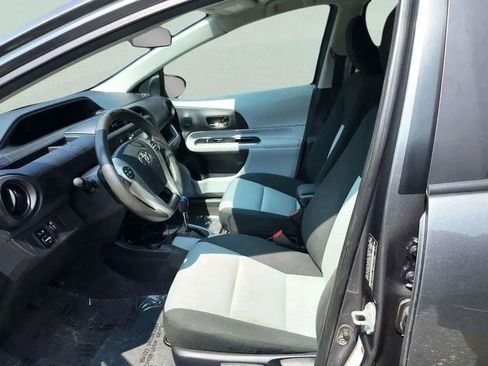 Used 2014 Toyota Prius C Two image 9