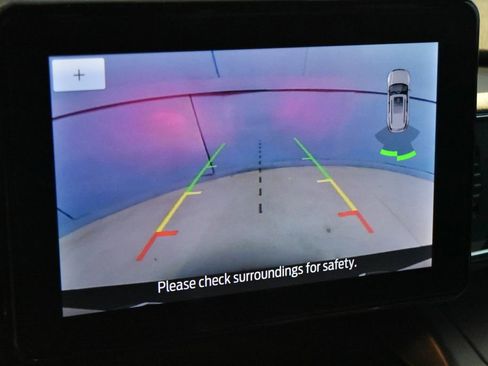 Used 2022 Ford Explorer XLT w/ Equipment Group 202A image 12