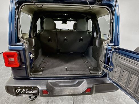 Used 2025 Jeep Wrangler Unlimited Sahara AWD/4WD image 23
