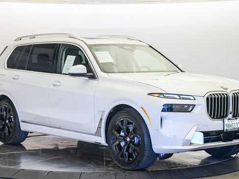 Used 2026 BMW X7 xDrive40i w/ Premium Package AWD/4WD image 6