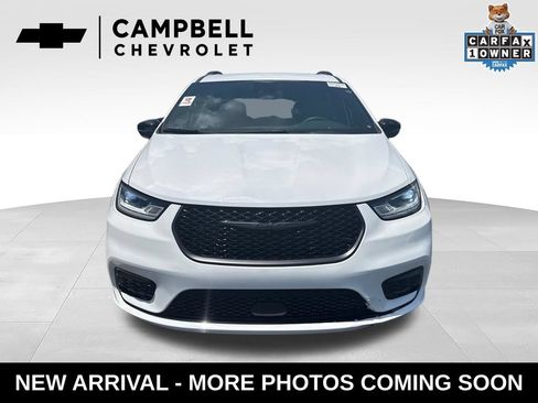 Used 2024 Chrysler Pacifica Touring-L w/ S Appearance Package FWD image 13
