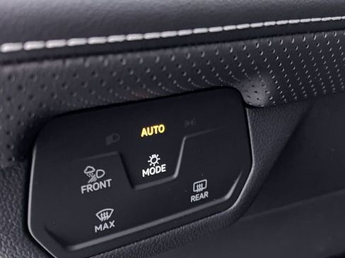 New 2026 Volkswagen Atlas Cross Sport SE FWD image 22
