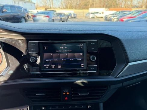 Used 2019 Volkswagen Jetta R-Line image 24