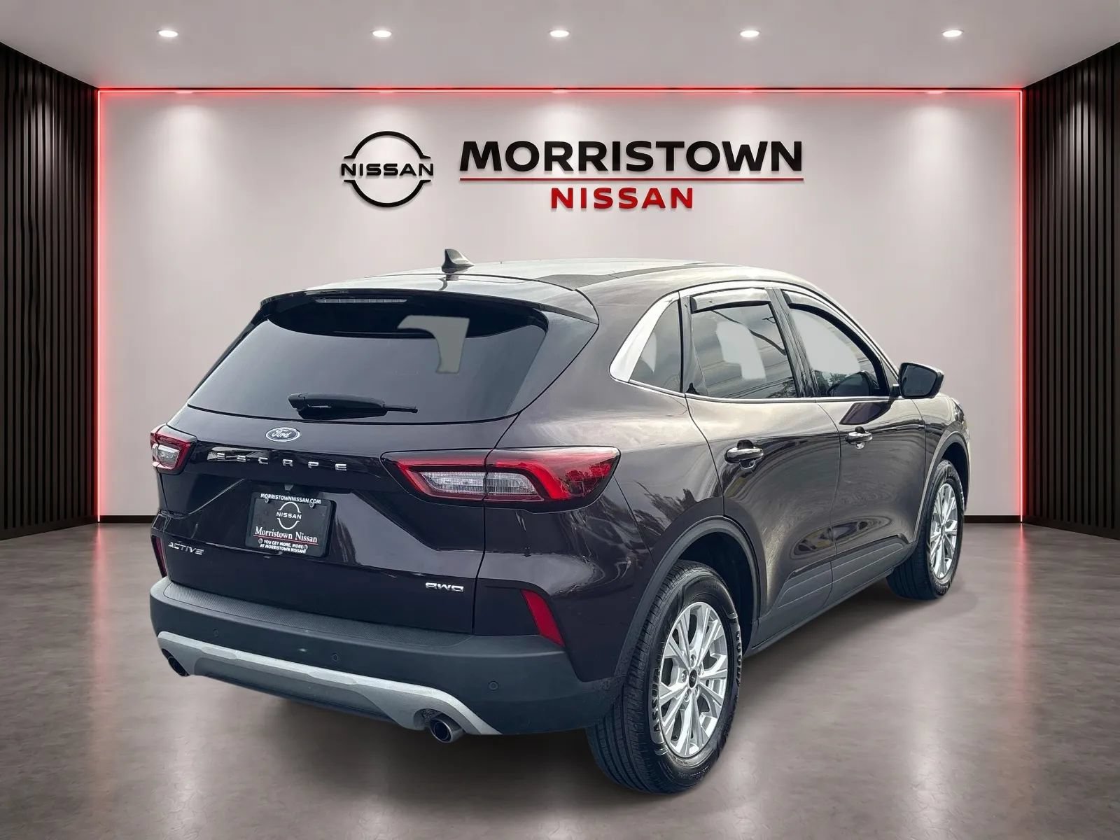 Used 2023 Ford Escape Active w/ Tech Pack #2 AWD/4WD image 3