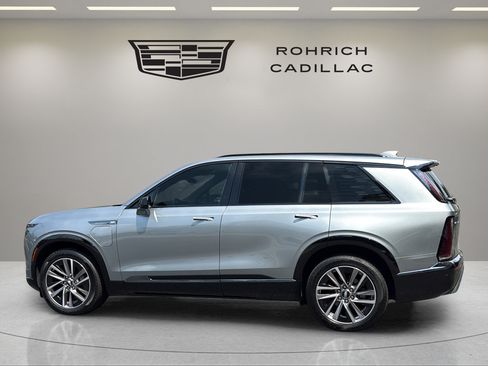Certified 2026 Cadillac Vistiq Sport w/ LPO, Floor Liner Package AWD/4WD image 8