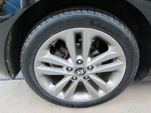 Used 2016 Hyundai Elantra GT w/ Option Group 02 FWD image 9