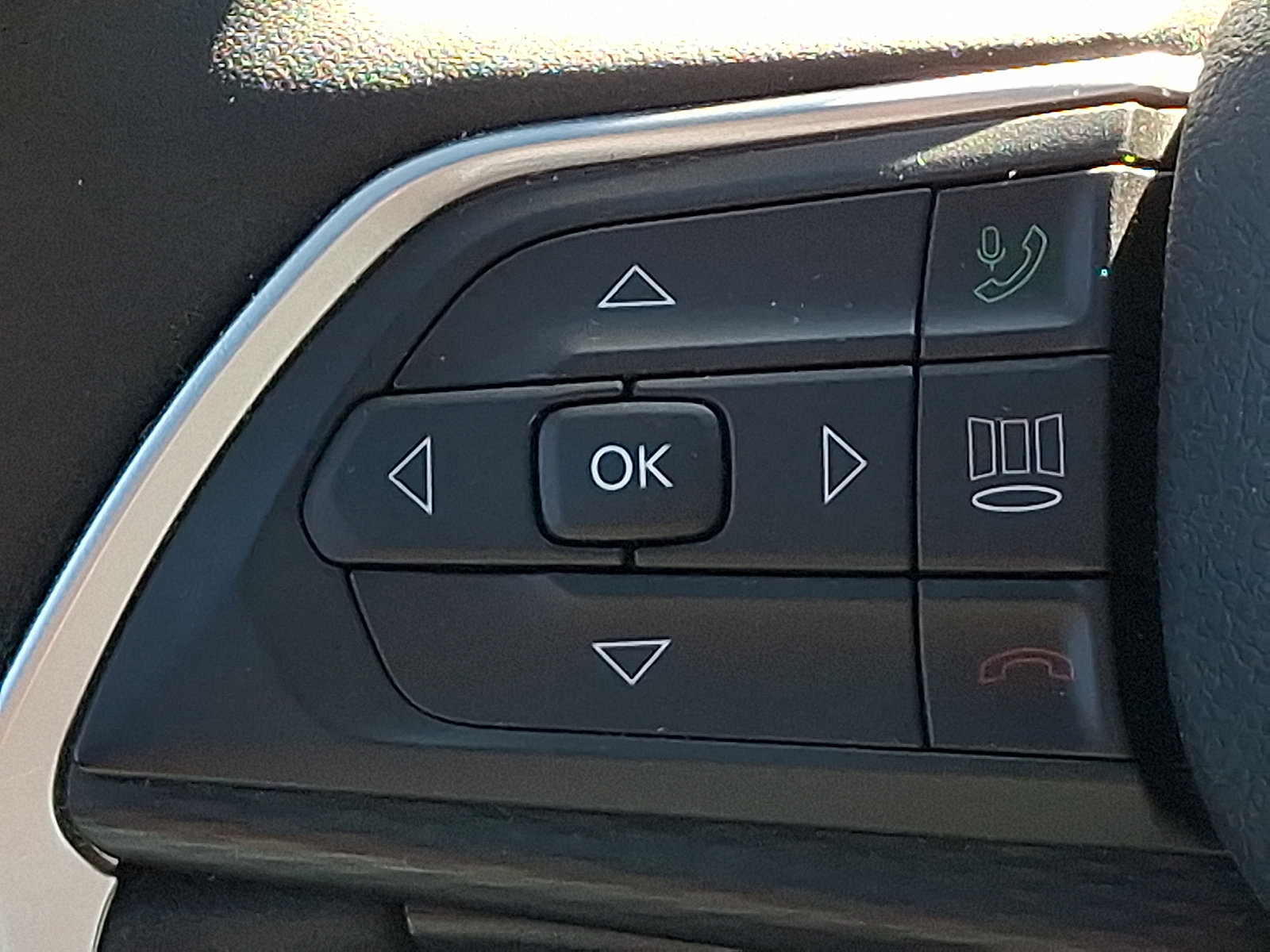 Certified 2023 Jeep Grand Cherokee Altitude AWD/4WD image 22