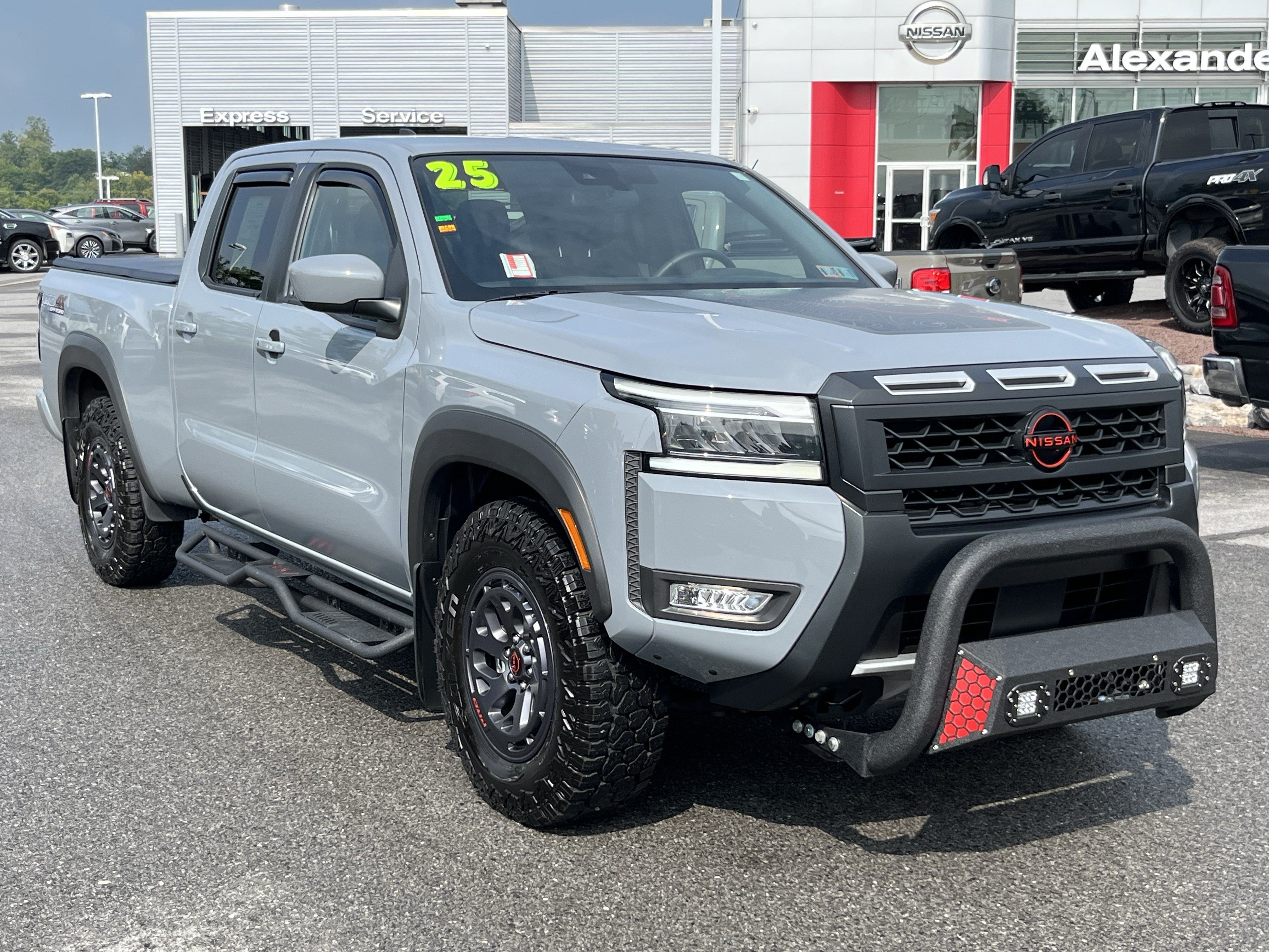 Used 2025 Nissan Frontier PRO-4X AWD/4WD image 1