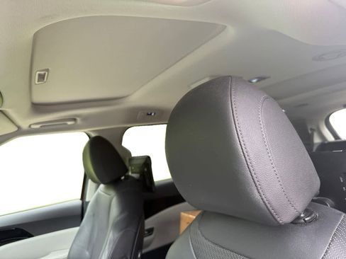 Used 2022 Kia Carnival SX Prestige FWD image 12