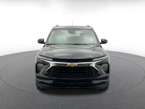 Used 2025 Chevrolet TrailBlazer LT FWD image 2