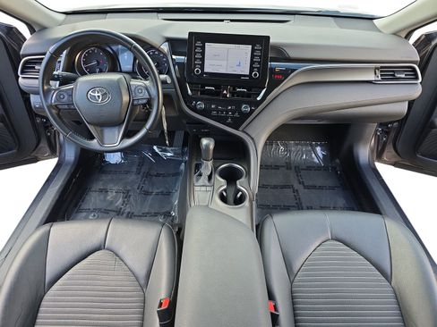 Used 2024 Toyota Camry SE image 15