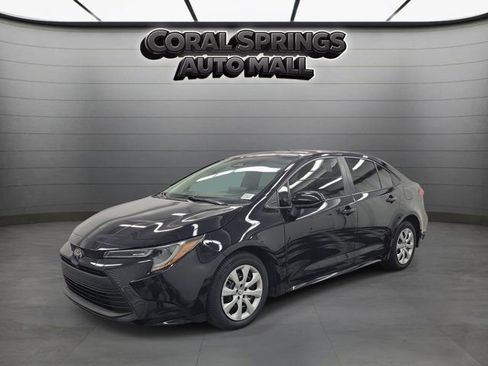 Used 2023 Toyota Corolla LE FWD image 3