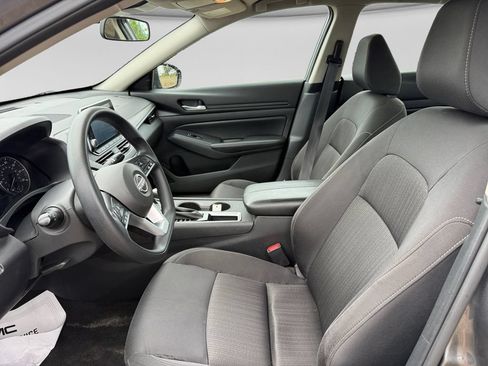 Used 2025 Nissan Altima 2.5 SV FWD image 20