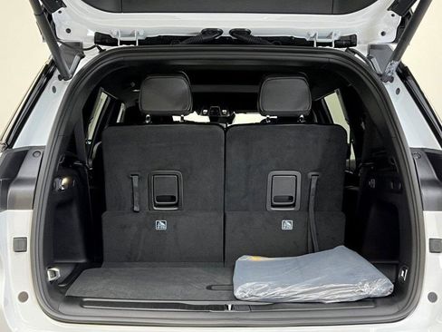 New 2025 Jeep Grand Cherokee L Altitude image 5