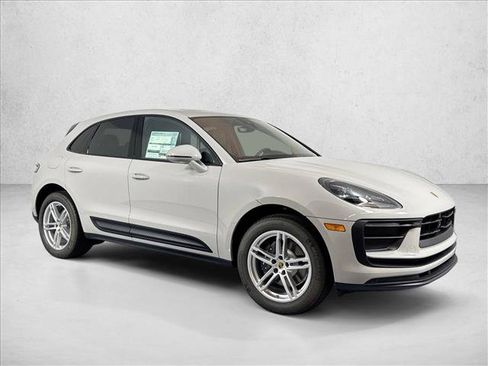Certified 2025 Porsche Macan AWD/4WD image 7